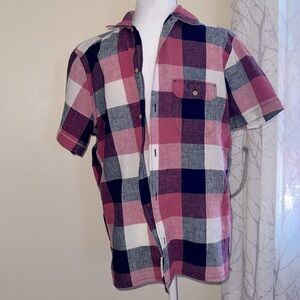 H&M blue red white plaid button down shirt sleeve shirt size M